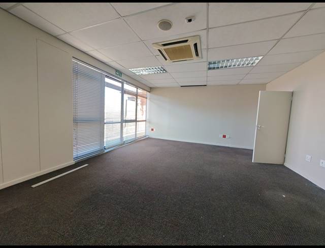 132M² OFFICE TO LET IN MEYERSDAL
